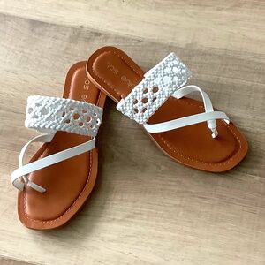 Blue Sol white sandals 7.5